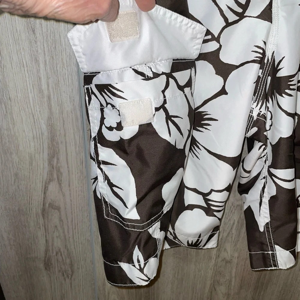 Old Navy Brown & White Floral Surf Shorts Lined Cargo Pocket Tie Front Sz M - Picture 3 of 11